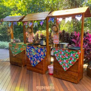 Buffet Junino com Itens Tradicionais e Equipe Caracterizada